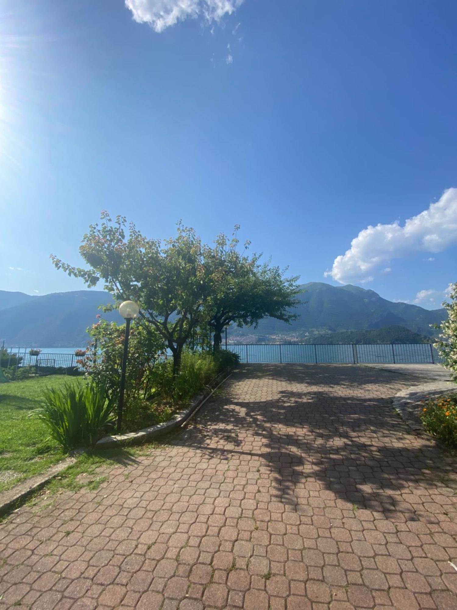 Peonia Apartment - Appartamento Vista Lago Lezzeno Dış mekan fotoğraf
