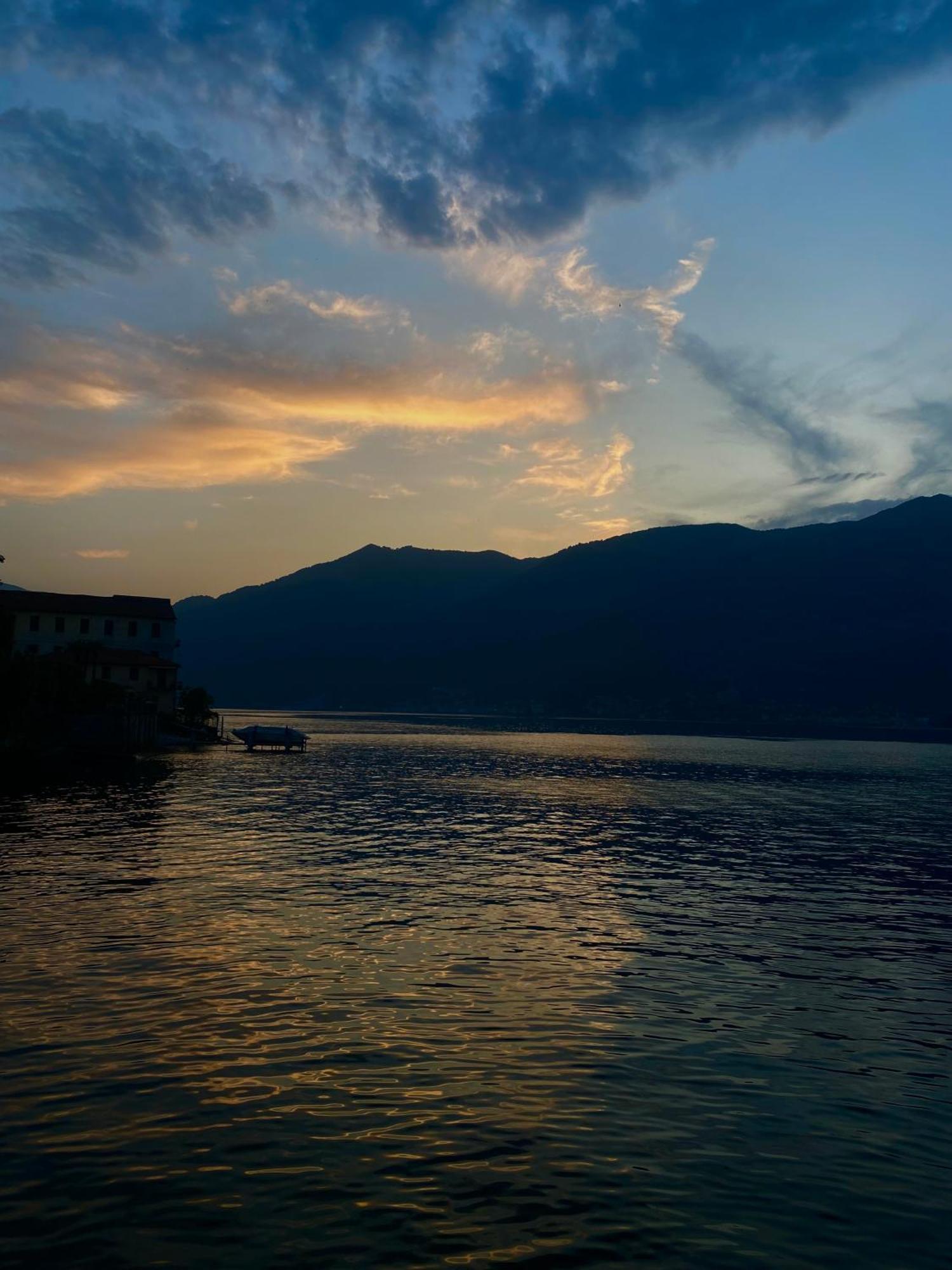 Peonia Apartment - Appartamento Vista Lago Lezzeno Dış mekan fotoğraf