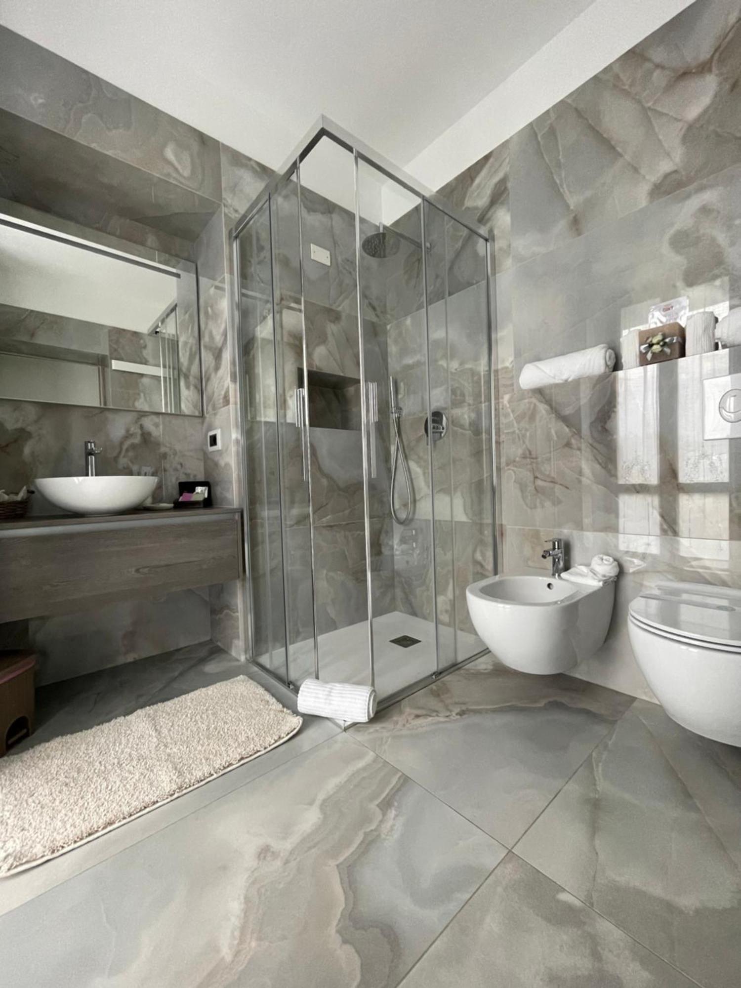 Peonia Apartment - Appartamento Vista Lago Lezzeno Dış mekan fotoğraf