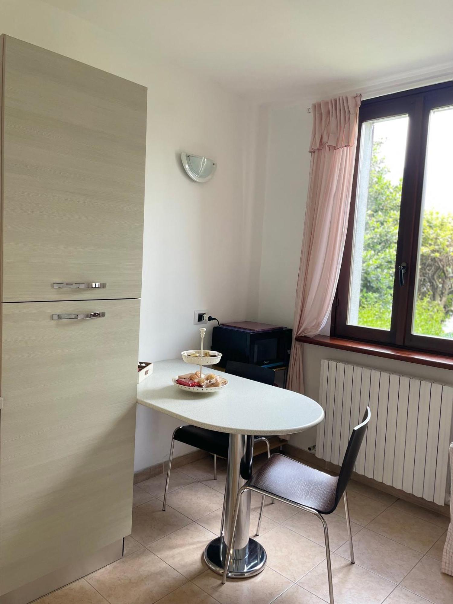 Peonia Apartment - Appartamento Vista Lago Lezzeno Dış mekan fotoğraf
